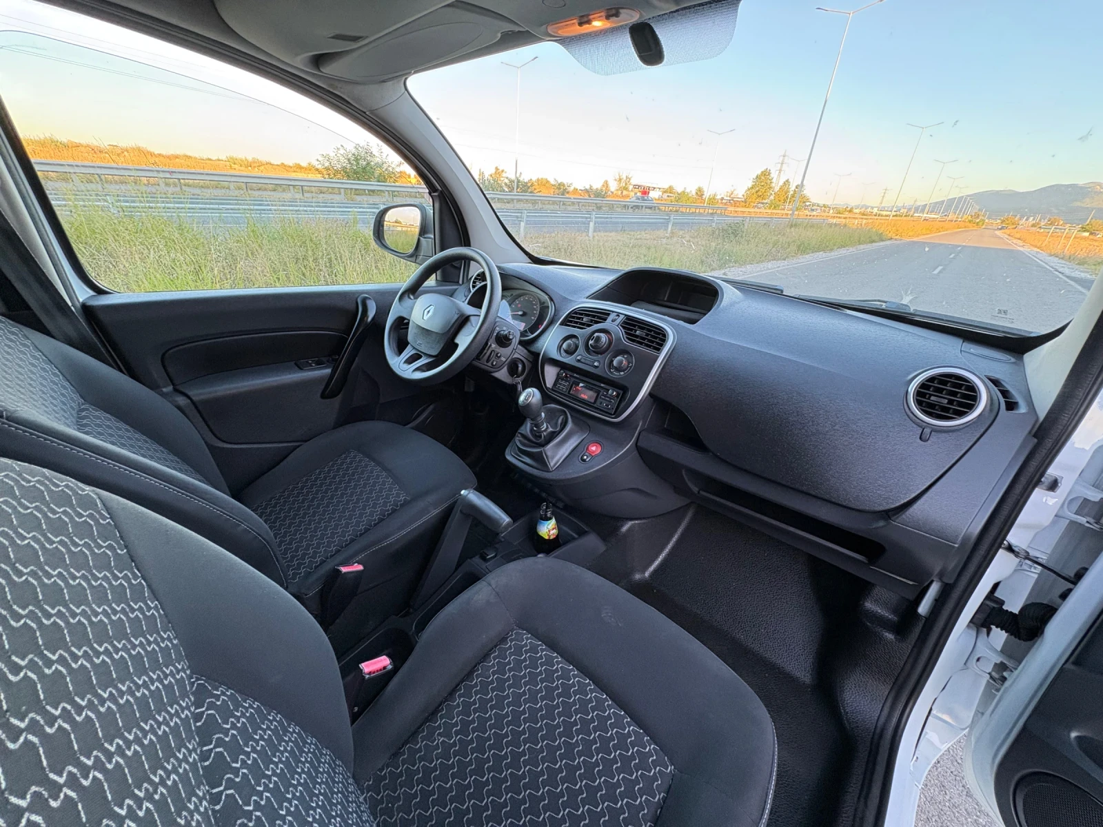 Renault Kangoo Maxi ( Две странични врати) - изображение 10