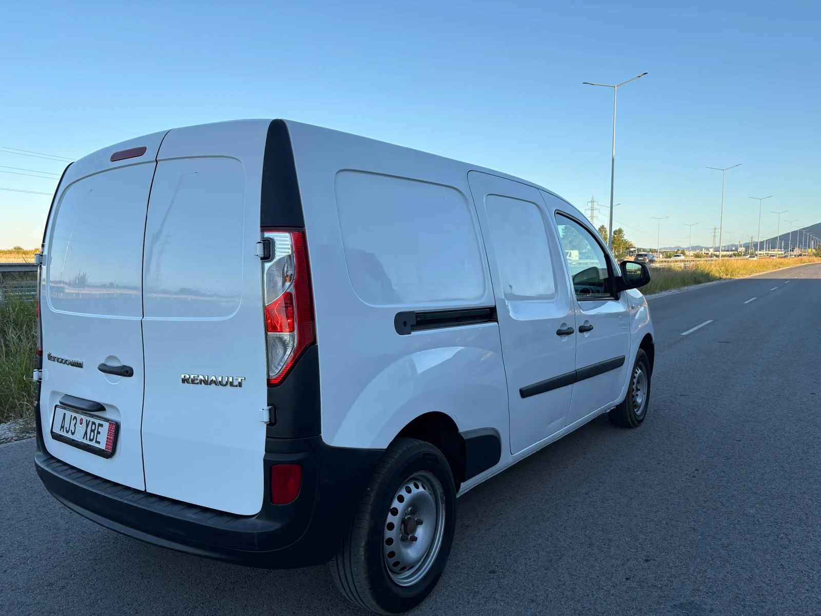 Renault Kangoo Maxi ( Две странични врати) - изображение 8