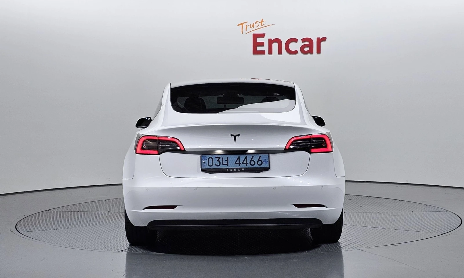 Tesla Model 3 Model 3 Standard Range Plus - изображение 4