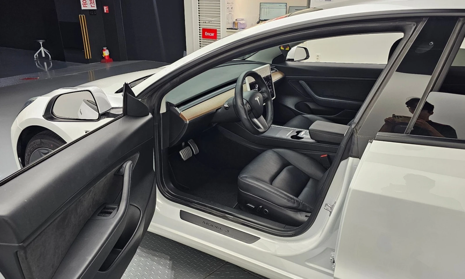 Tesla Model 3 Model 3 Standard Range Plus - изображение 10