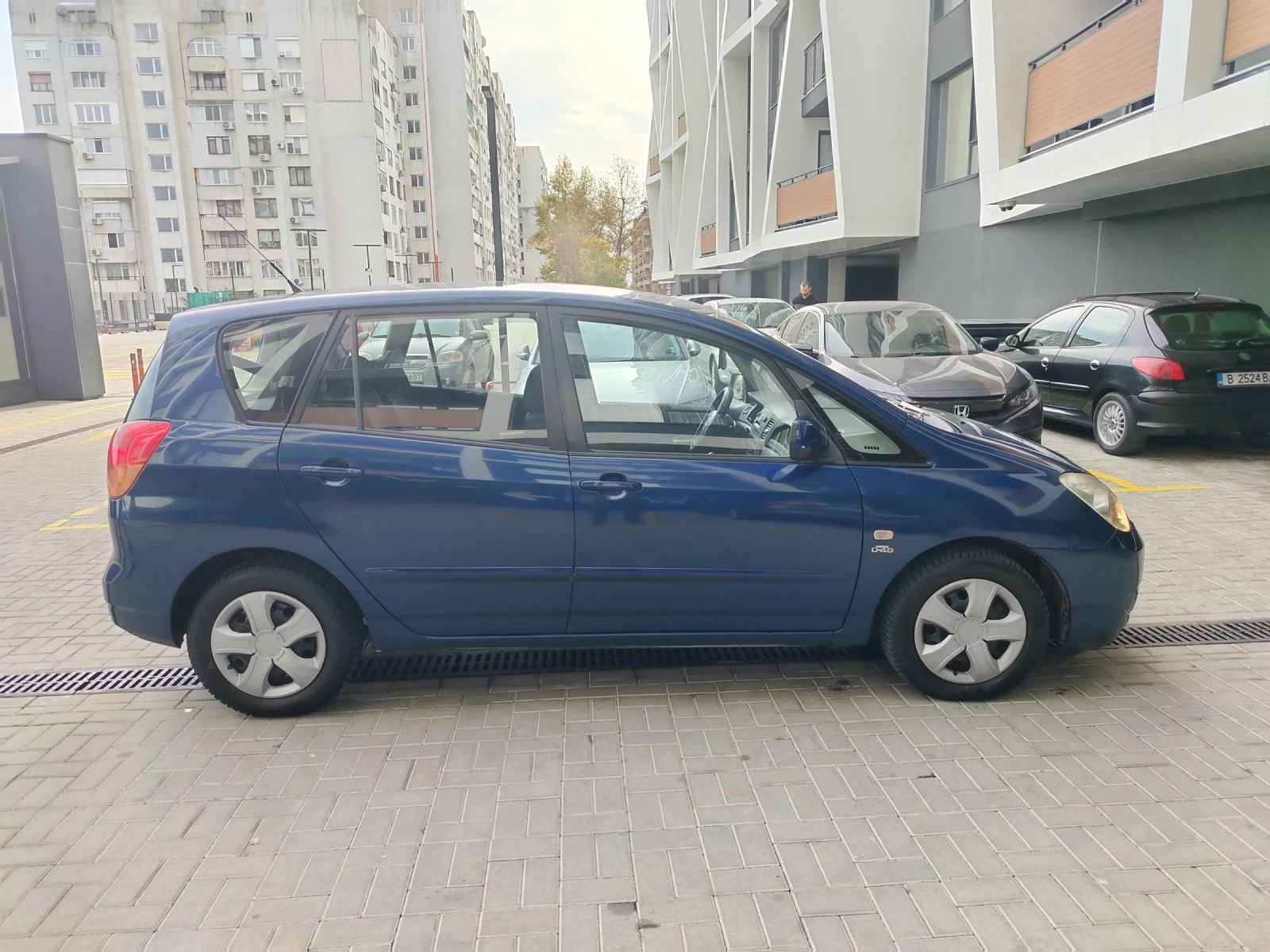 Toyota Corolla verso 2.0 D4D 90HP - изображение 5