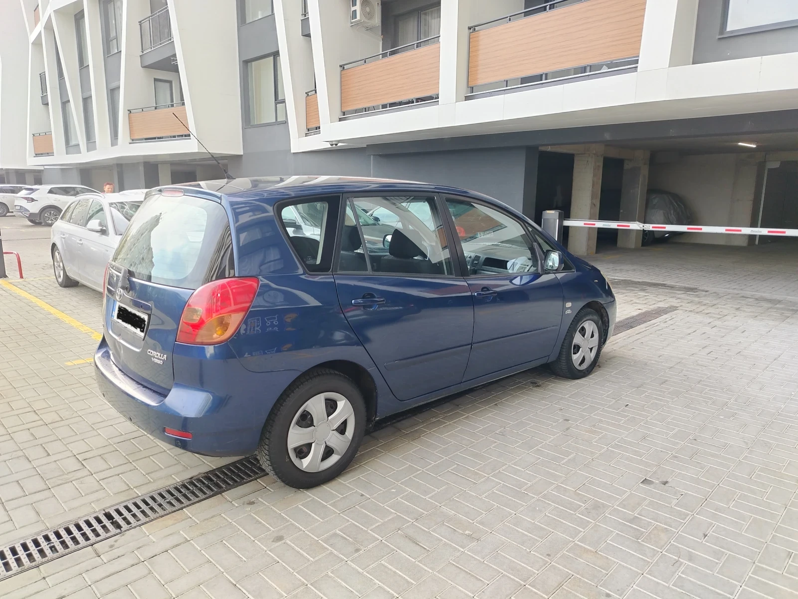 Toyota Corolla verso 2.0 D4D 90HP - изображение 4