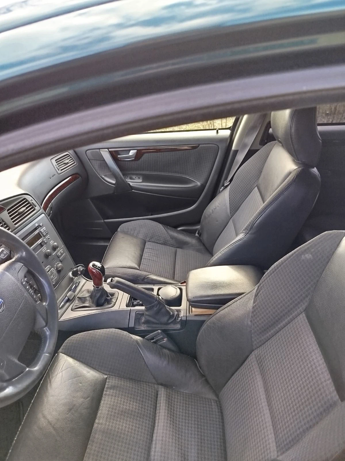 Volvo V70 2.4 D5 - изображение 7