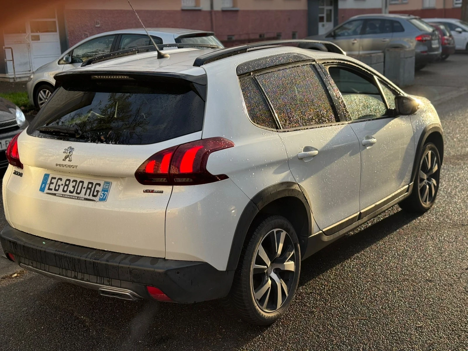 Peugeot 2008 GT Line - изображение 3