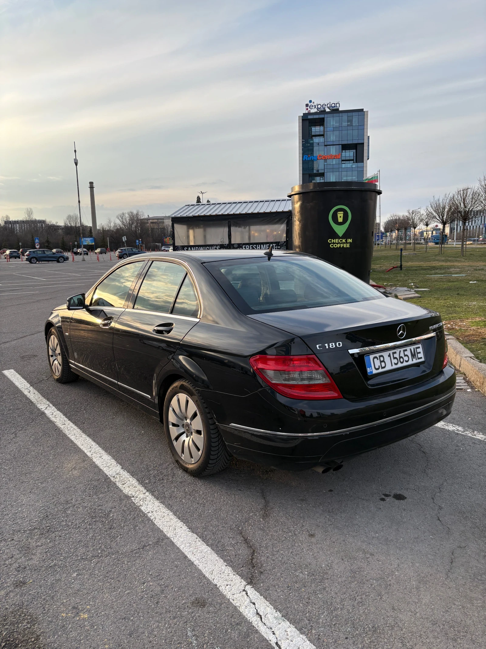 Mercedes-Benz C 180, снимка 6 - Автомобили и джипове - 53816343