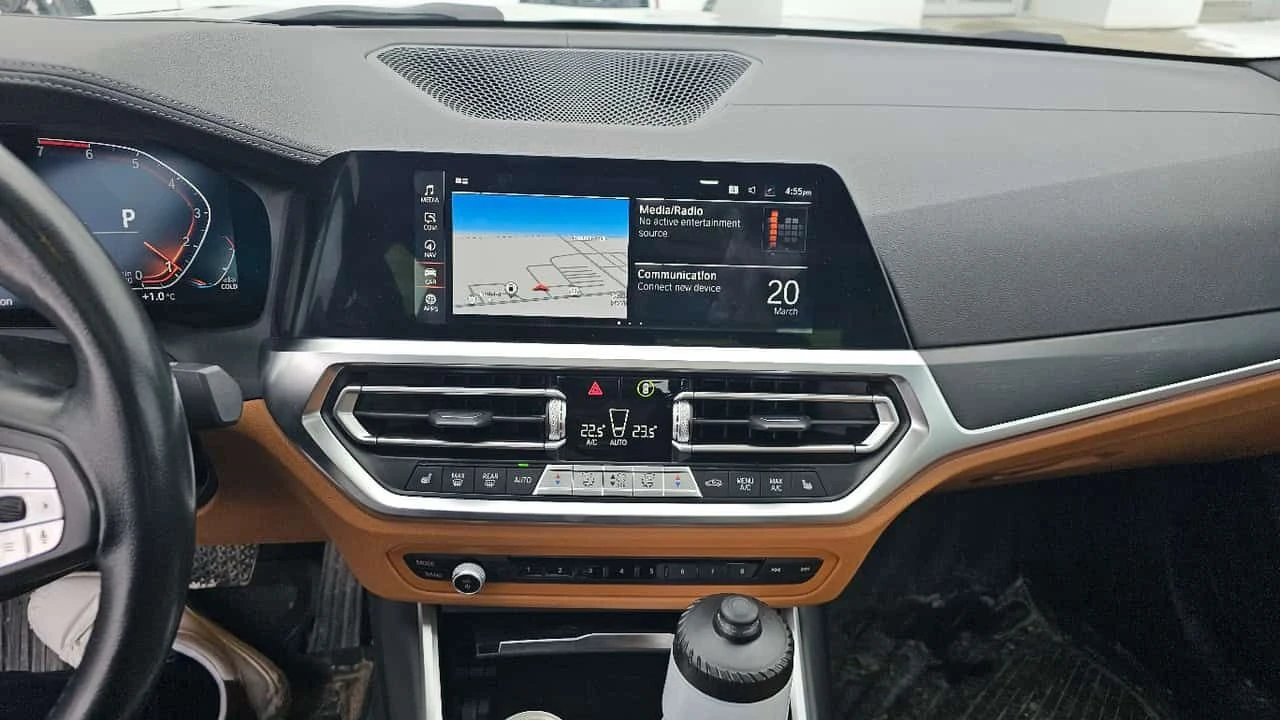 BMW 330 i xDrive/CARFAX/ШИБИДАХ/ПОДГРЕВИ/ДИСТРОНИК/360 CAM, снимка 10 - Автомобили и джипове - 53933722