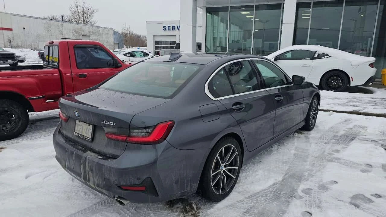 BMW 330 i xDrive/CARFAX/ШИБИДАХ/ПОДГРЕВИ/ДИСТРОНИК/360 CAM, снимка 4 - Автомобили и джипове - 53933722