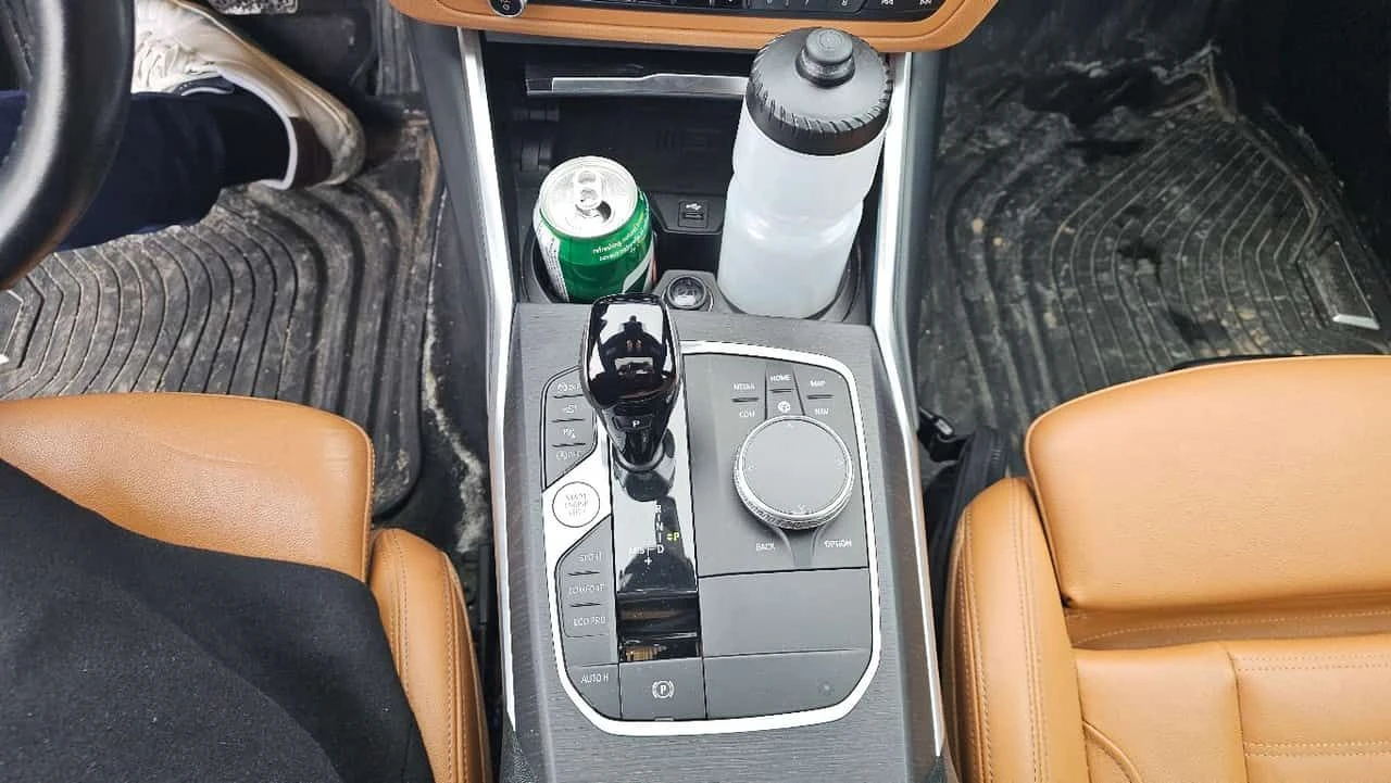 BMW 330 i xDrive/CARFAX/ШИБИДАХ/ПОДГРЕВИ/ДИСТРОНИК/360 CAM, снимка 14 - Автомобили и джипове - 53933722