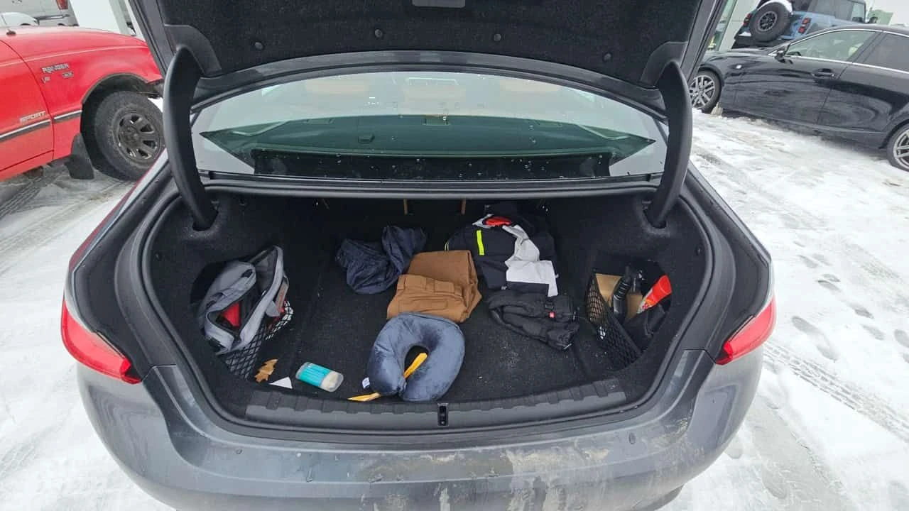 BMW 330 i xDrive/CARFAX/ШИБИДАХ/ПОДГРЕВИ/ДИСТРОНИК/360 CAM, снимка 17 - Автомобили и джипове - 53933722