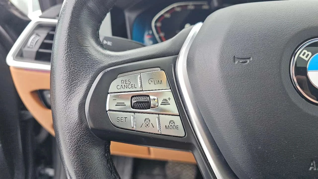 BMW 330 i xDrive/CARFAX/ШИБИДАХ/ПОДГРЕВИ/ДИСТРОНИК/360 CAM, снимка 12 - Автомобили и джипове - 53933722