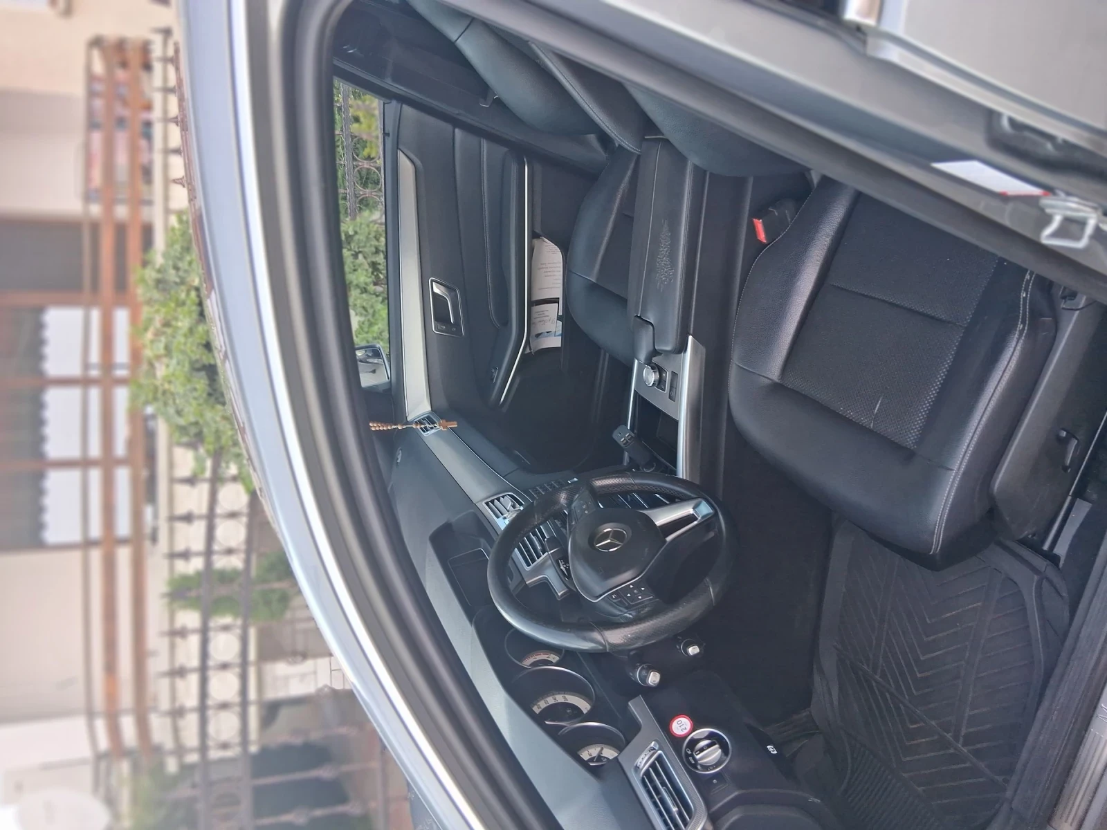 Mercedes-Benz E 200, снимка 6 - Автомобили и джипове - 53969730