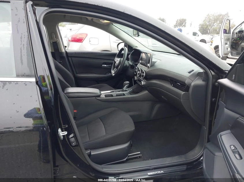 Nissan Sentra 2.0L I-4 DI, DOHC, VVT, 149HP Front Wheel Drive | Mobile.bg � ����������� 5