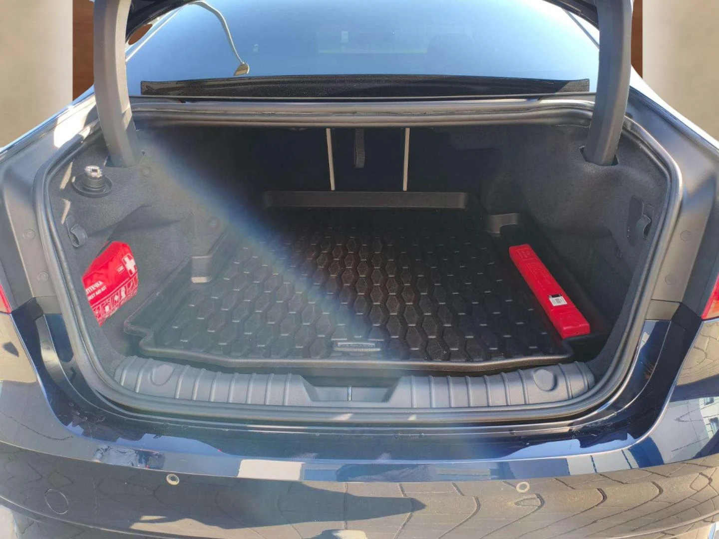 Jaguar Xf 2.0, снимка 11 - Автомобили и джипове - 54116115