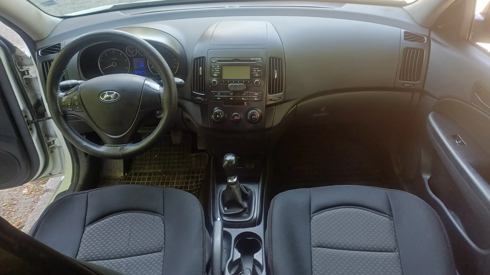 Hyundai I30 1.6 CRDI - N1, снимка 8 - Автомобили и джипове - 55103373