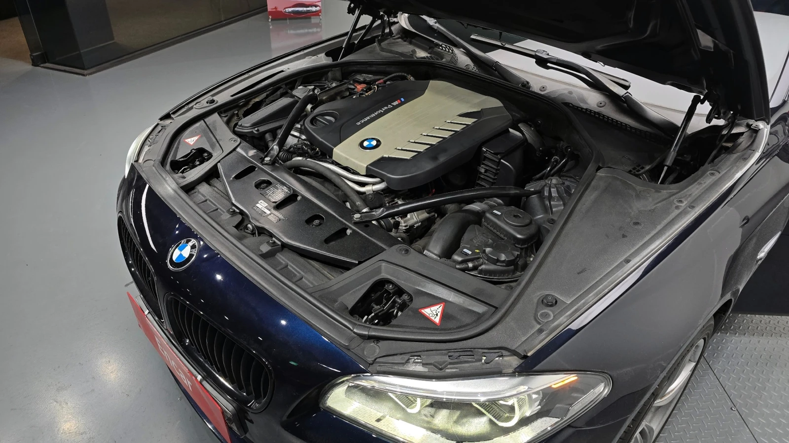 BMW 550 360* Harman* HeadUp* ФИКС ЦЕНА* , снимка 6 - Автомобили и джипове - 55529848