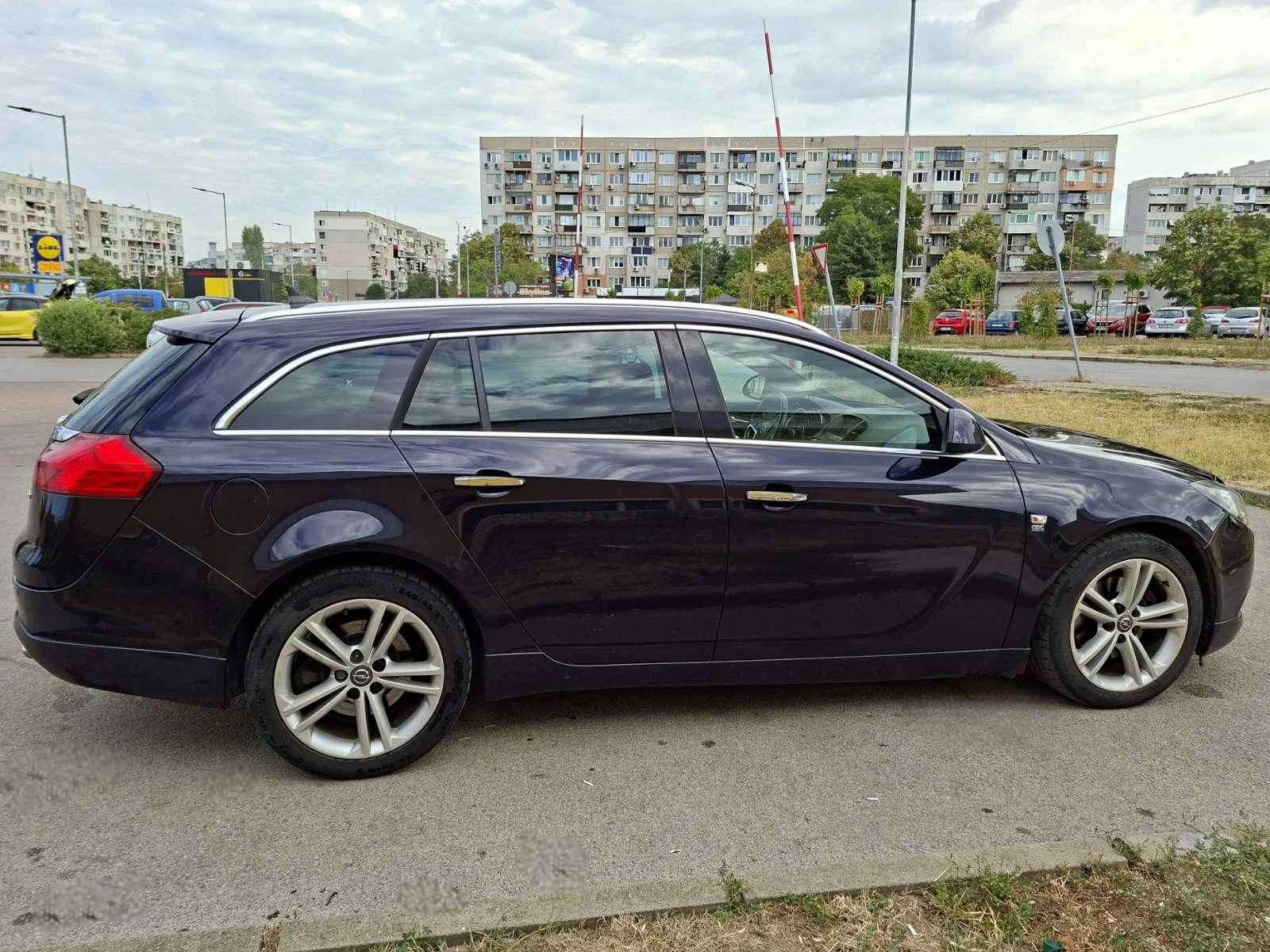 Opel Insignia 2.0 BI-TURBO 4x4/ Sport Tourer / OPC Line, снимка 4 - Автомобили и джипове - 56153018