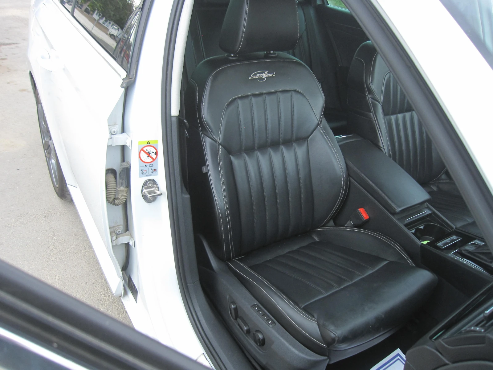 Skoda Superb L&K 4x4 , 2, 0TDI , FULL, снимка 14 - Автомобили и джипове - 56215101