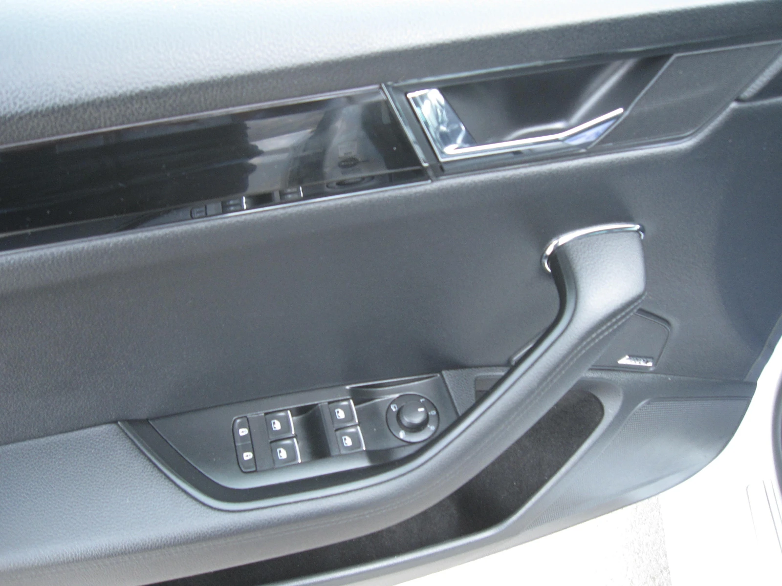 Skoda Superb L&K 4x4 , 2, 0TDI , FULL, снимка 12 - Автомобили и джипове - 56215101