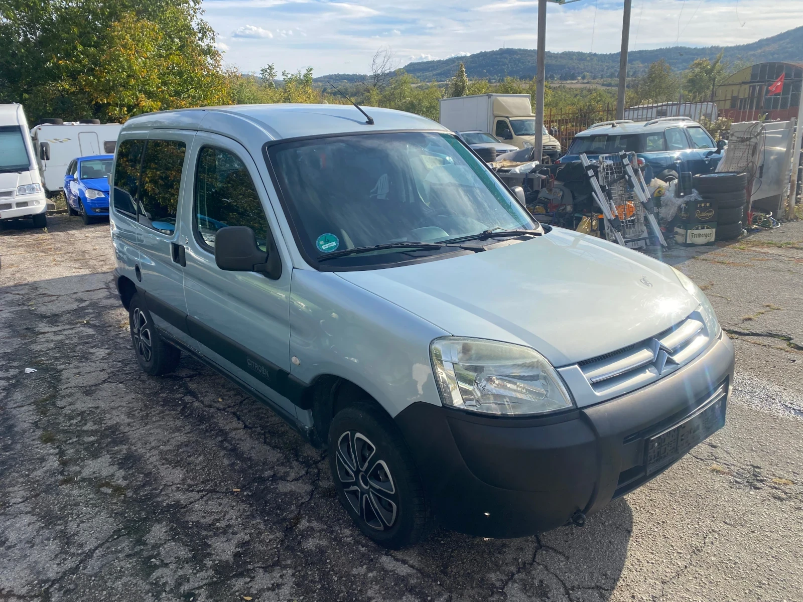 Citroen Berlingo 1.4 Бензин, снимка 2 - Автомобили и джипове - 56523655
