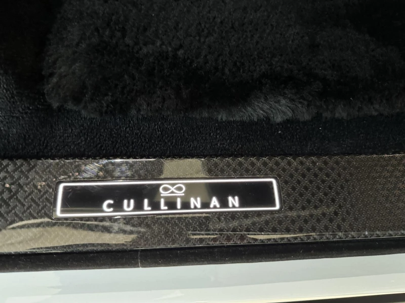 Rolls-Royce Cullinan BLACK BADGE/ BESPOKE/ SHOOTING STAR/ HEAD UP/ 360/, снимка 7 - Автомобили и джипове - 51590188