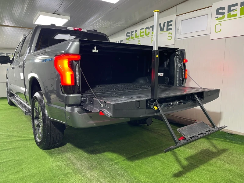 Ford F150 Lightning Pro 4WD SuperCrew, снимка 5 - Автомобили и джипове - 52329073