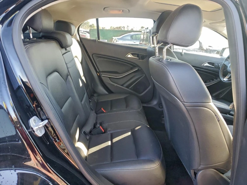 Mercedes-Benz GLA 250 2l, снимка 11 - Автомобили и джипове - 53316481