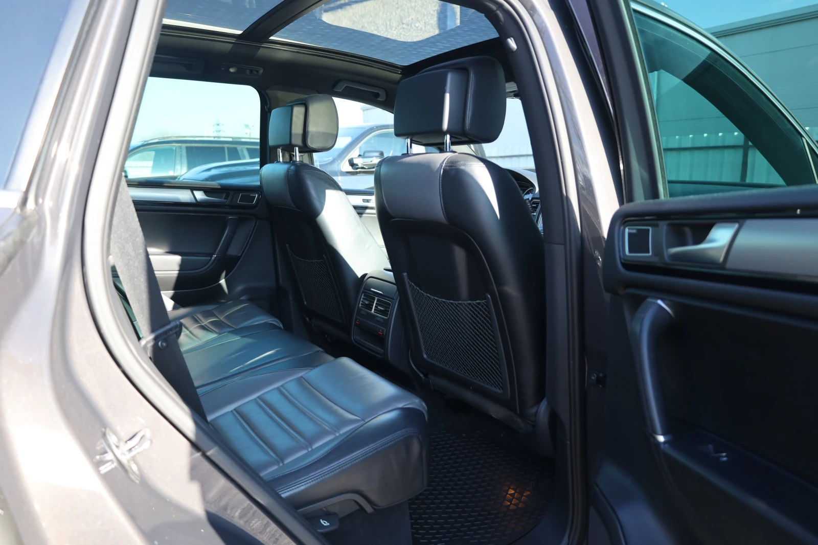 VW Touareg 4.2TDI V8 R line KeyGo Dynaudio 21'' @iCar | Mobile.bg   12