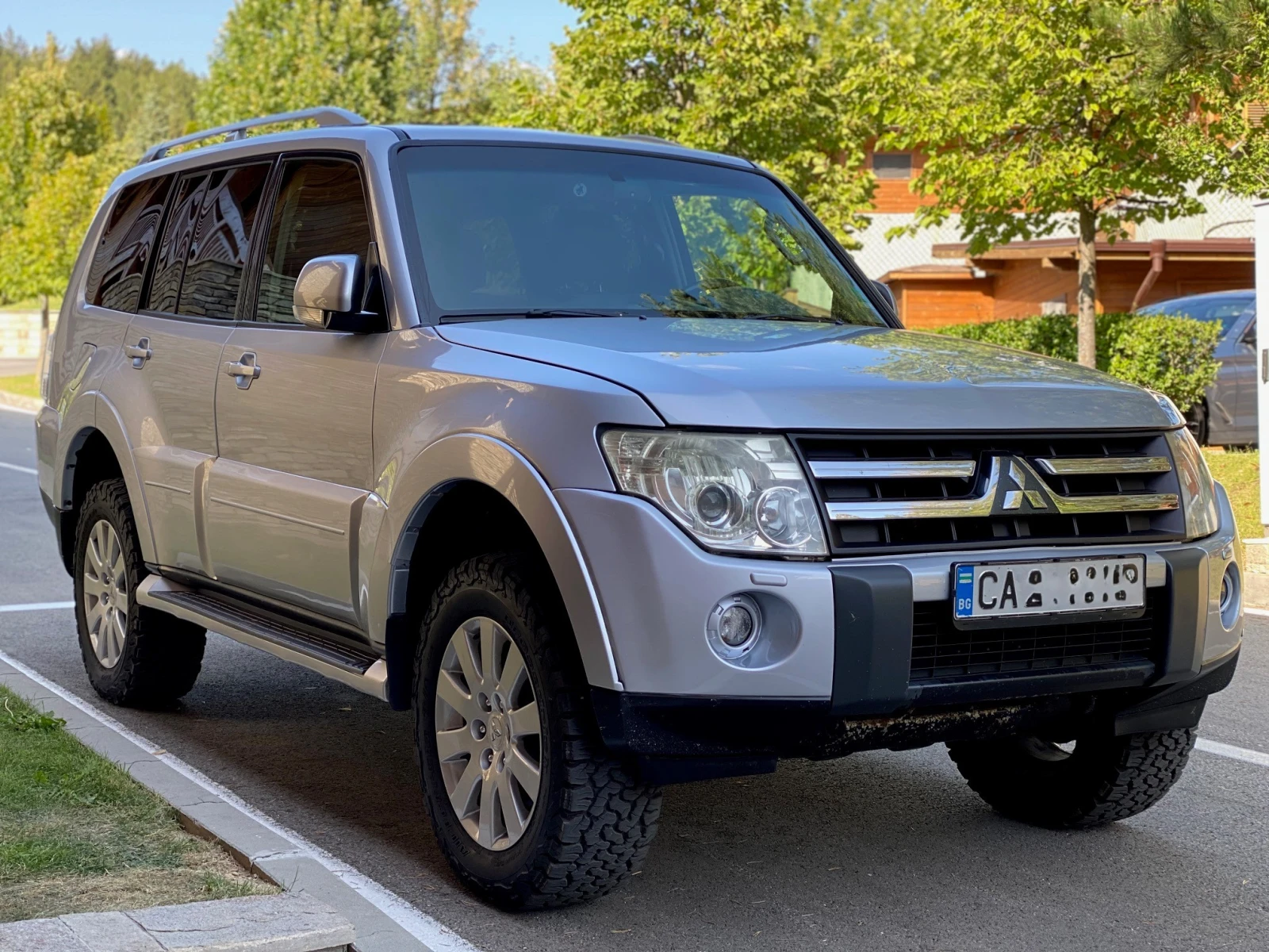 Mitsubishi Pajero 3.8 V6 MIVEC/4X4/LPG/AUTOMATIC - изображение 4