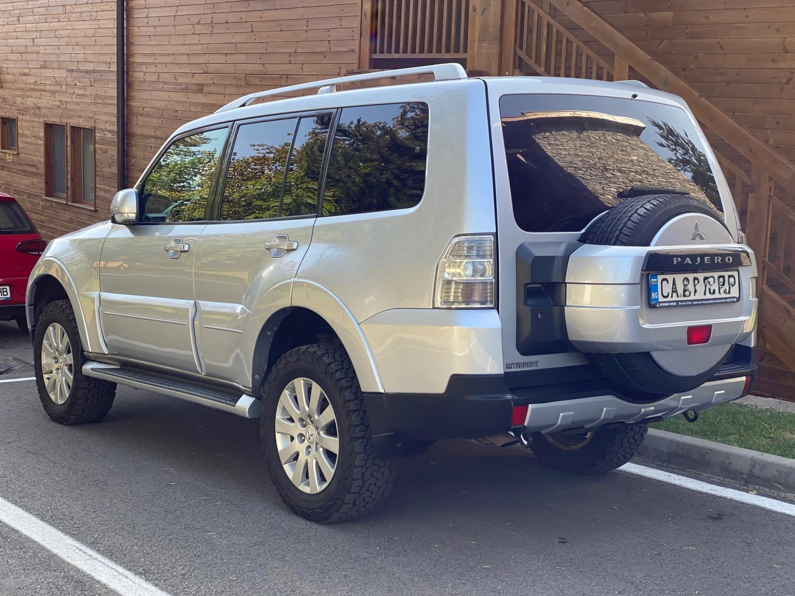 Mitsubishi Pajero 3.8 V6 MIVEC/4X4/LPG/AUTOMATIC - изображение 2