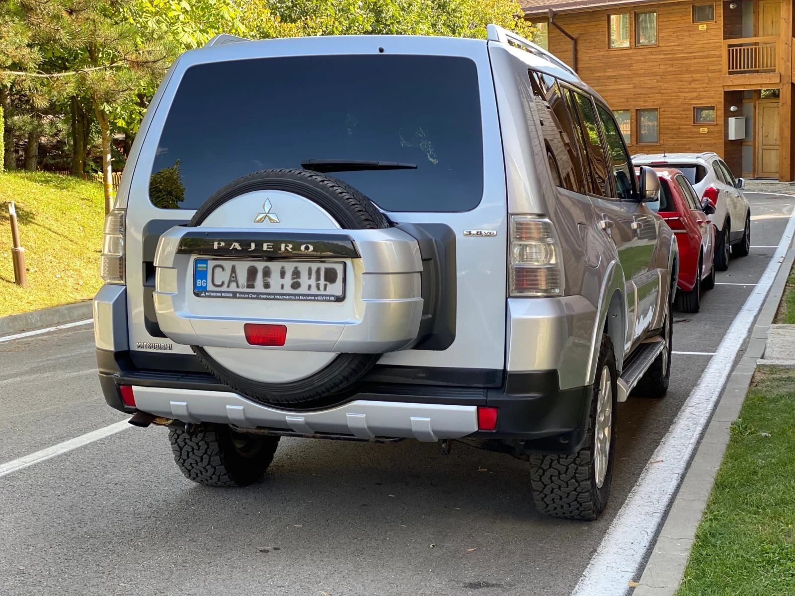 Mitsubishi Pajero 3.8 V6 MIVEC/4X4/LPG/AUTOMATIC - изображение 3