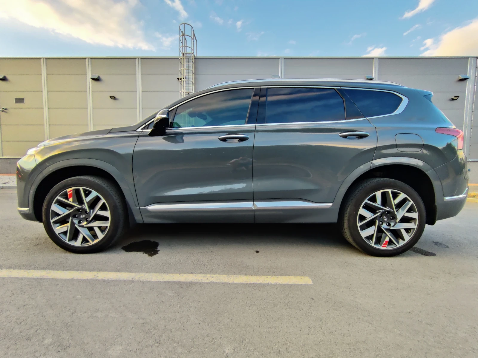 Hyundai Santa fe 2.5T AWD CALLIHRAPHY 22000 КМ - изображение 2