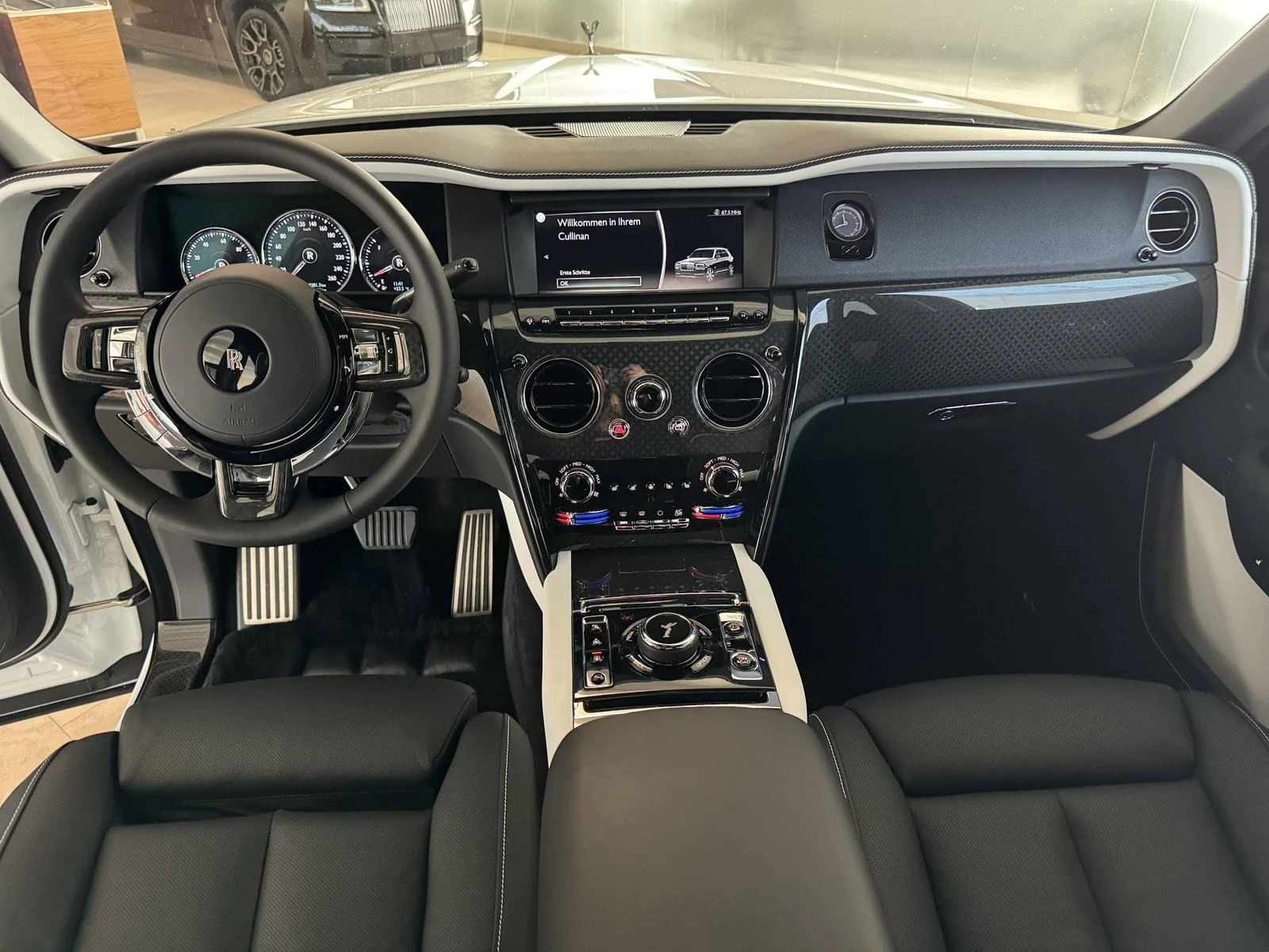 Rolls-Royce Cullinan BLACK BADGE/ BESPOKE/ SHOOTING STAR/ HEAD UP/ 360/ - изображение 10