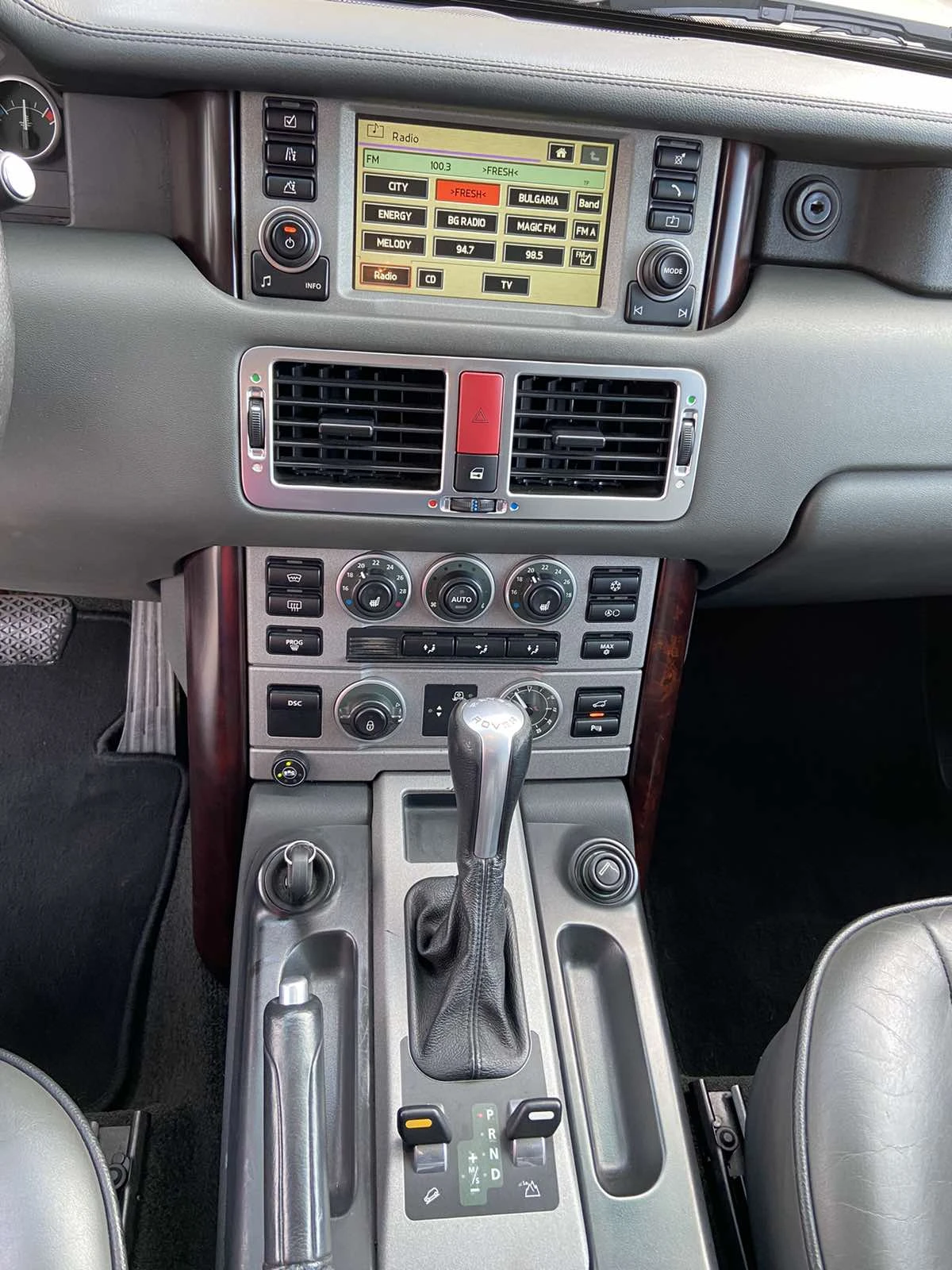 Land Rover Range rover VOGUE 4.4 V8, снимка 8 - Автомобили и джипове - 54660405