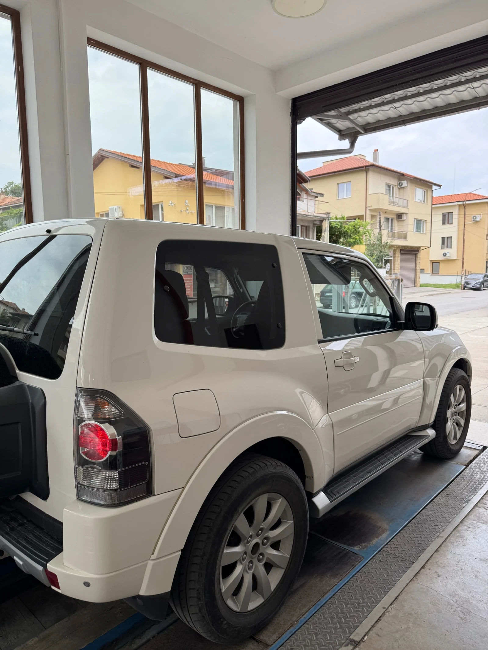 Mitsubishi Pajero, снимка 9 - Автомобили и джипове - 55366319