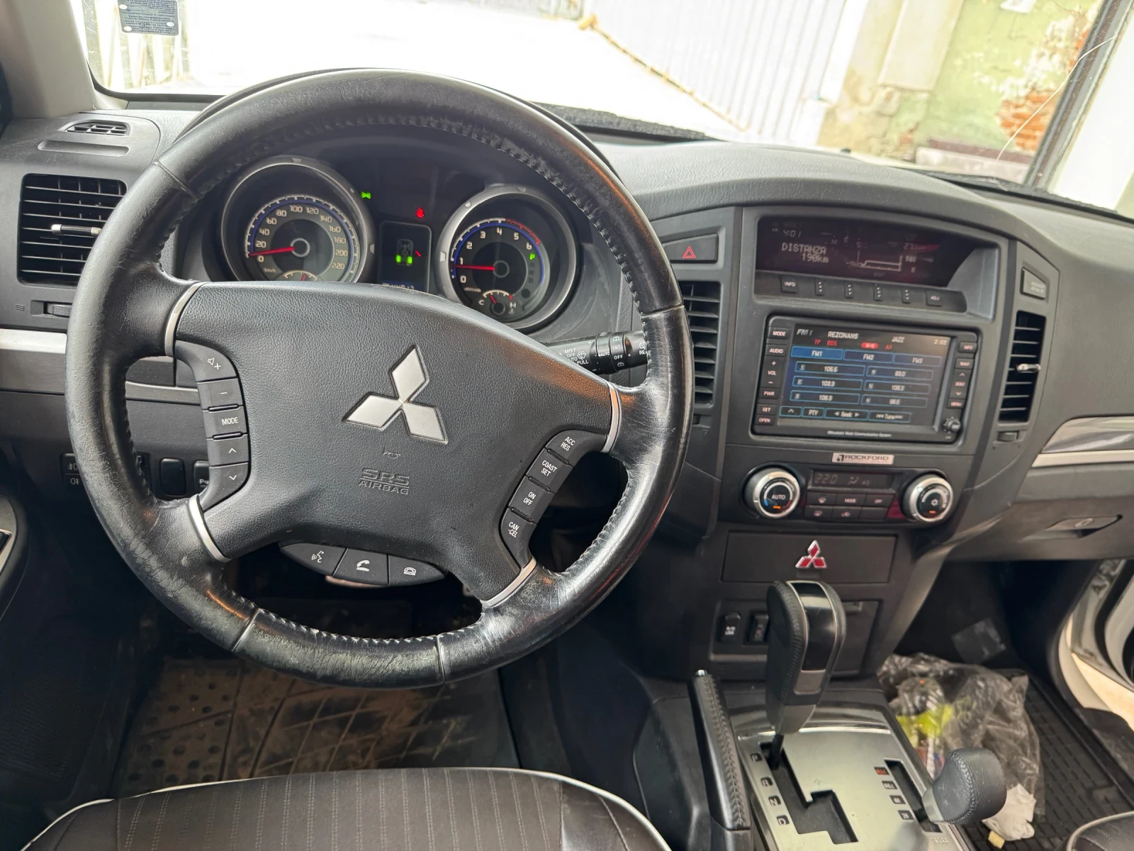 Mitsubishi Pajero, снимка 7 - Автомобили и джипове - 55366319