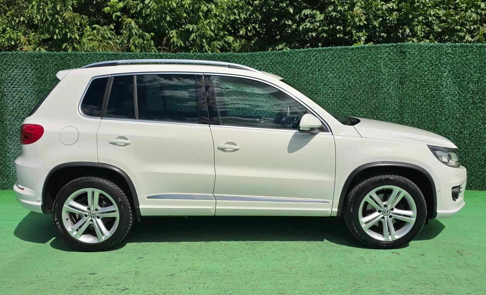 VW Tiguan 2.0TDI* R-Line* 4 Motion* DSG* FULL, снимка 4 - Автомобили и джипове - 55287757