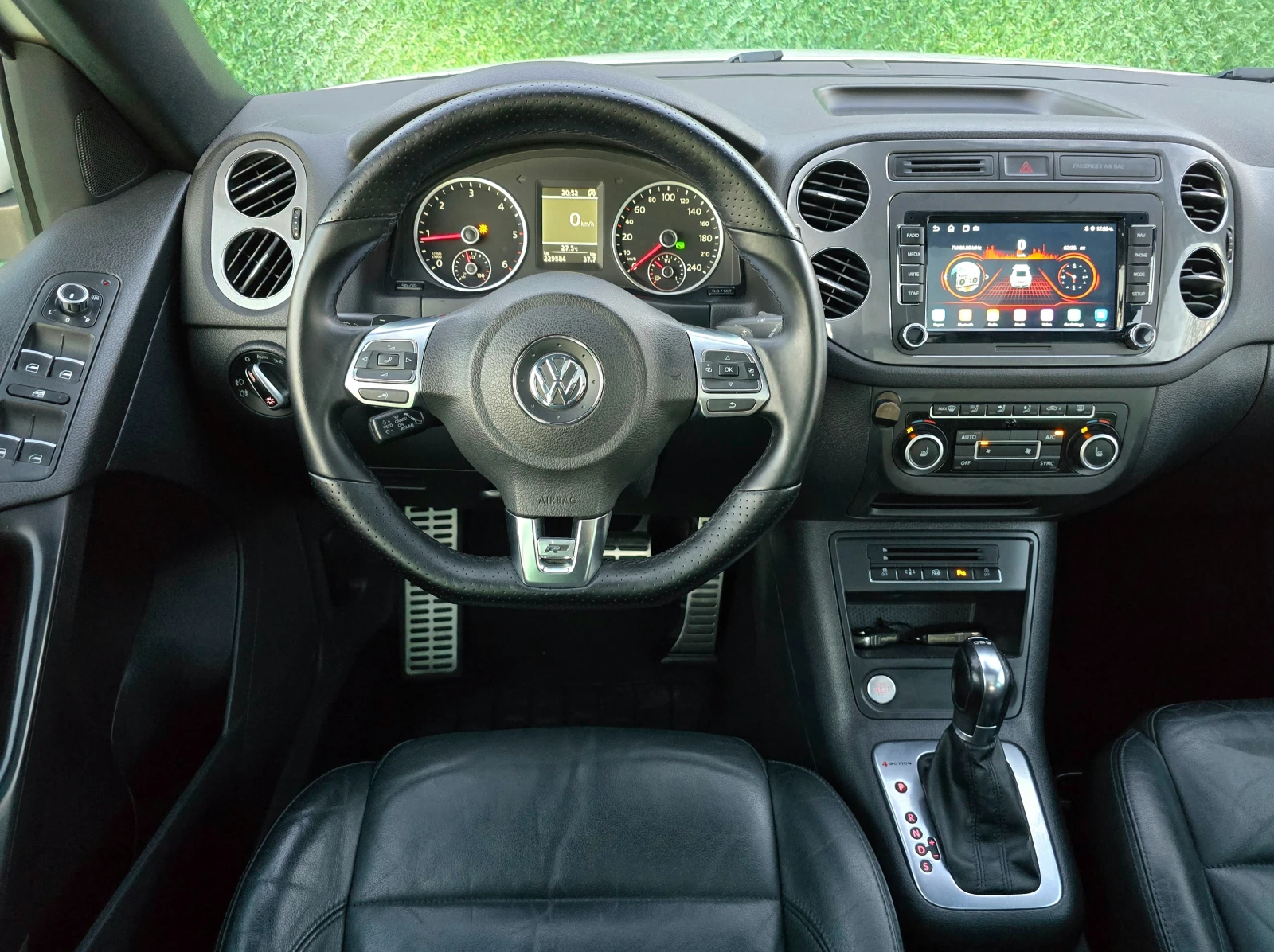 VW Tiguan 2.0TDI* R-Line* 4 Motion* DSG* FULL, снимка 13 - Автомобили и джипове - 55287757
