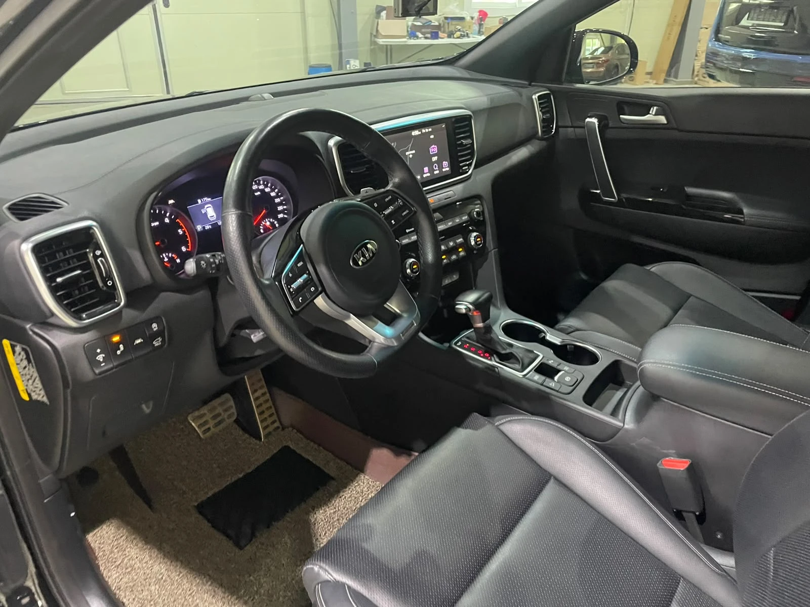 Kia Sportage 2.0D ! 2WD ! Noblesse !, снимка 8 - Автомобили и джипове - 55294608