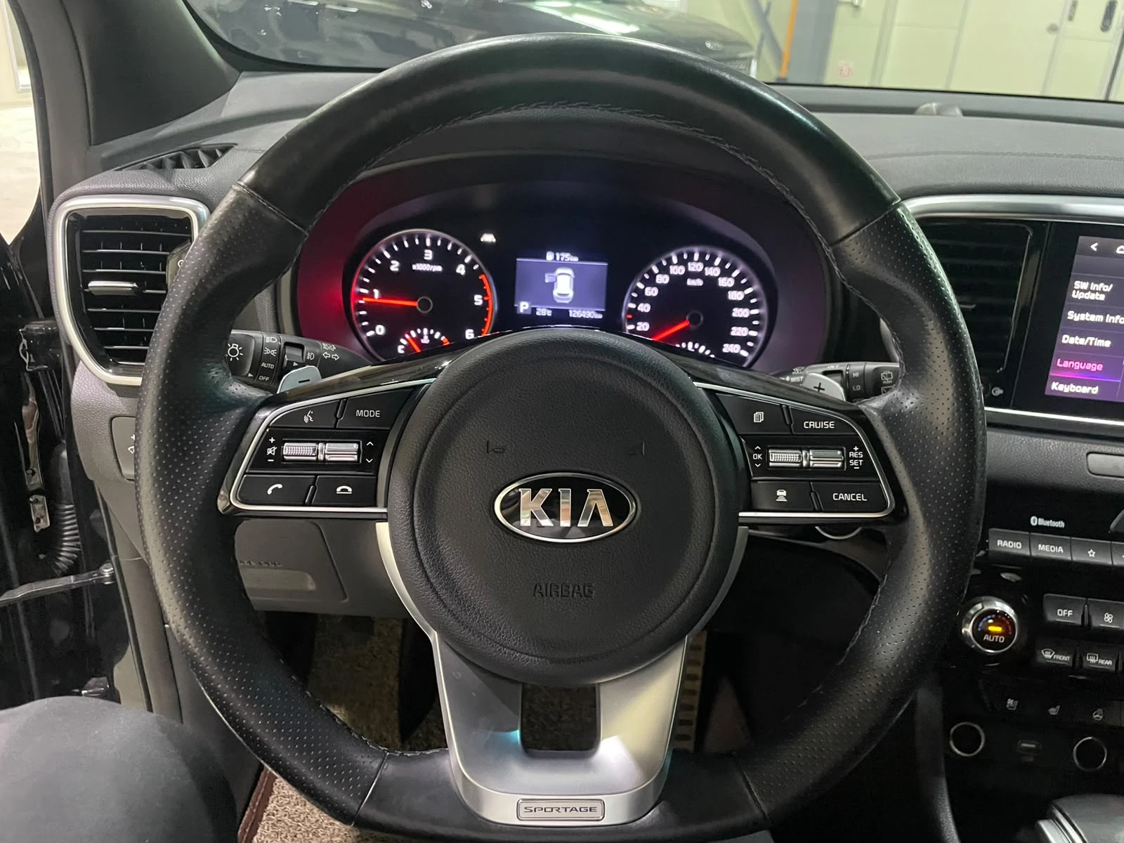 Kia Sportage 2.0D ! 2WD ! Noblesse !, снимка 14 - Автомобили и джипове - 55294608