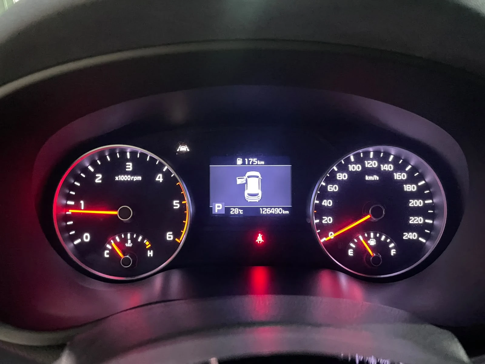 Kia Sportage 2.0D ! 2WD ! Noblesse !, снимка 13 - Автомобили и джипове - 55294608