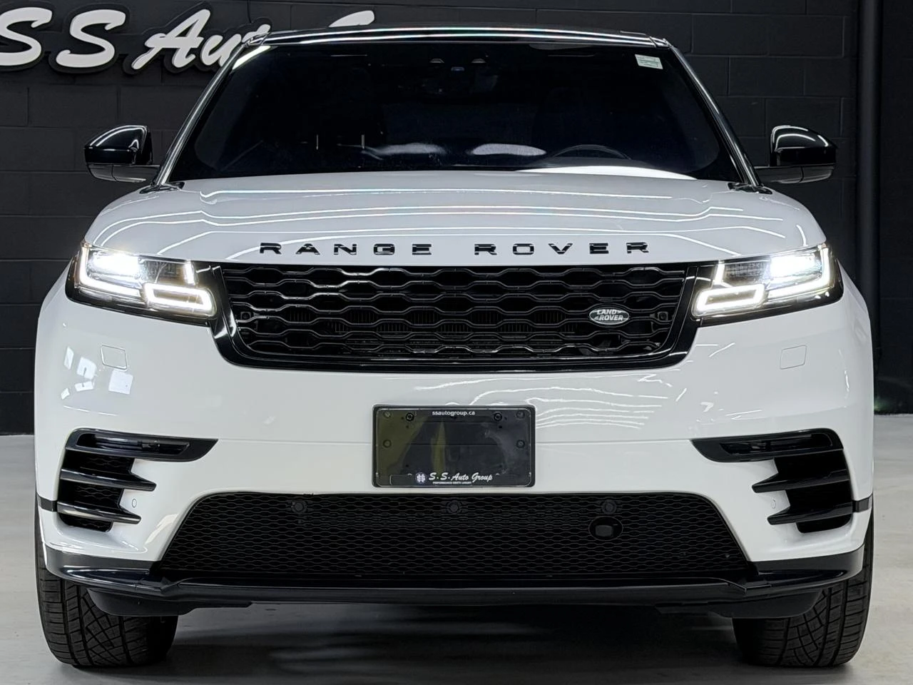 Land Rover Range Rover Velar P180 D AWD R-Dynamic SE, снимка 2 - Автомобили и джипове - 55310795