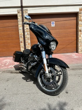 Harley-Davidson Street Street Glide FLHX 107, снимка 1