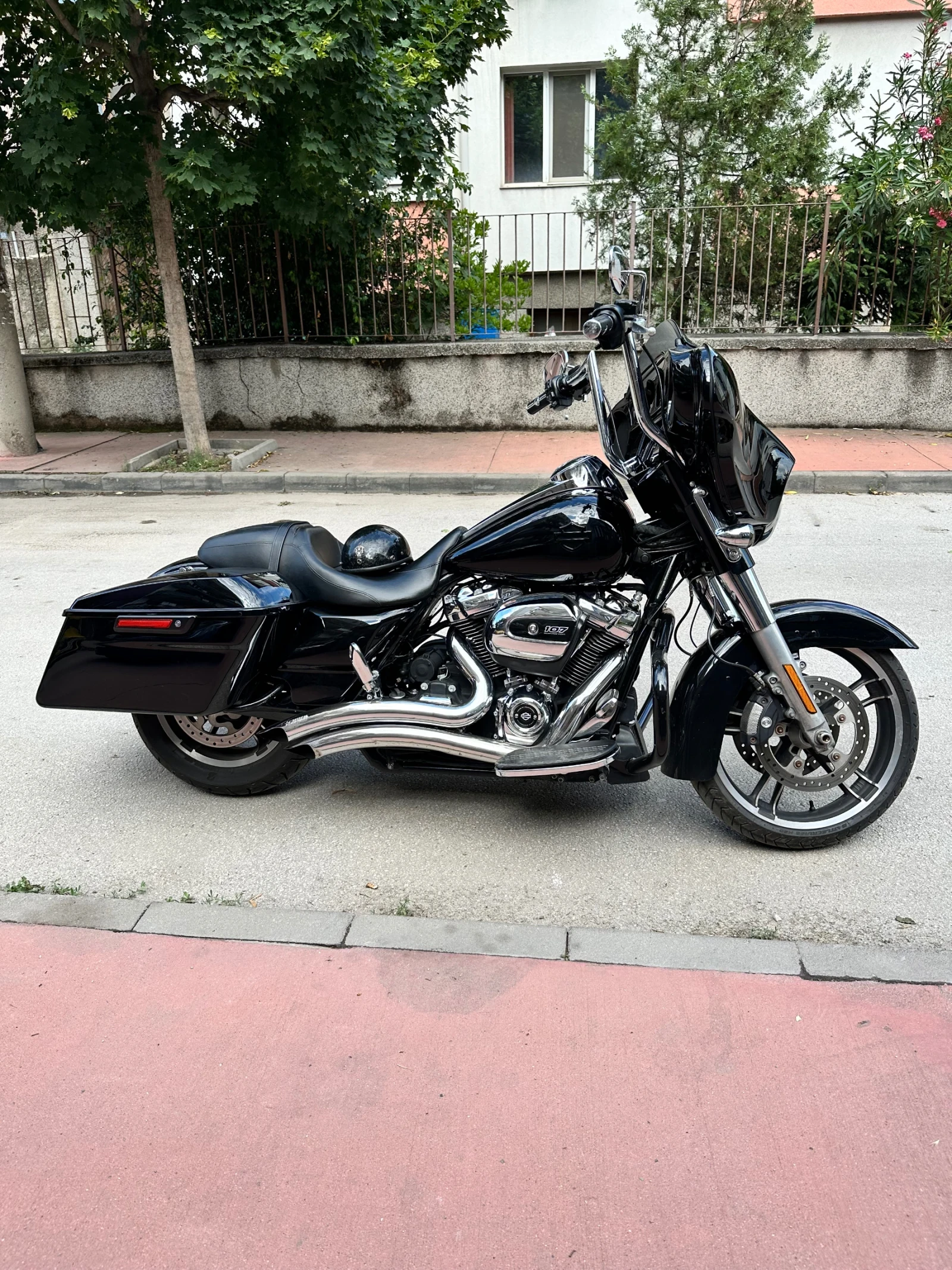 Harley-Davidson Street Street Glide FLHX 107, снимка 2 - Мотоциклети и мототехника - 54810667