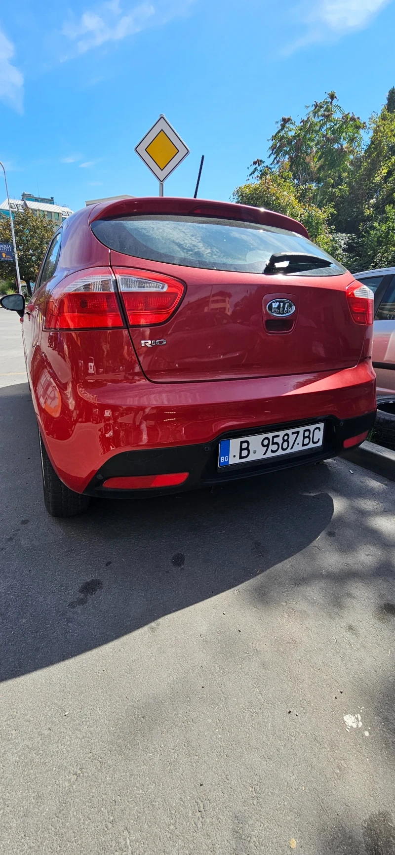 Kia Rio, снимка 4 - Автомобили и джипове - 47319915