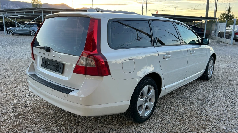 Volvo V70 2.0D-136к.с.-ВНОС ИТАЛИЯ, снимка 4 - Автомобили и джипове - 47448618