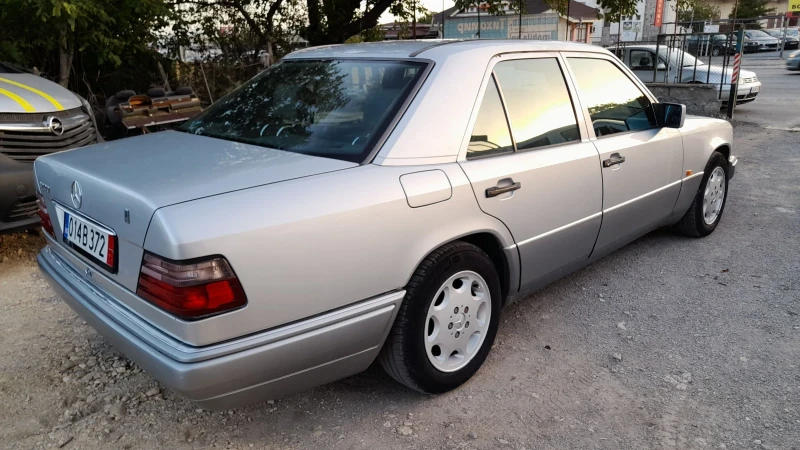 Mercedes-Benz 124 E200 16V 136kc Gaz inj , снимка 3 - Автомобили и джипове - 47484394