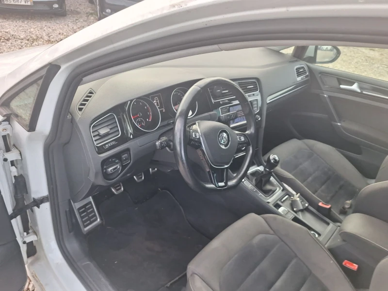 VW Golf 1.2TSI , снимка 9 - Автомобили и джипове - 48423398