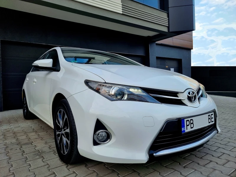 Toyota Auris * 1.6* 132PS* Multimedia* Kamera, снимка 5 - Автомобили и джипове - 48445854