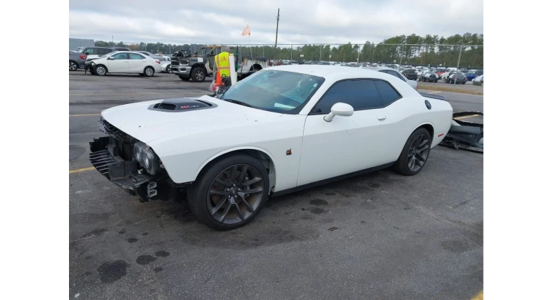 Dodge Challenger, снимка 1 - Автомобили и джипове - 48717659