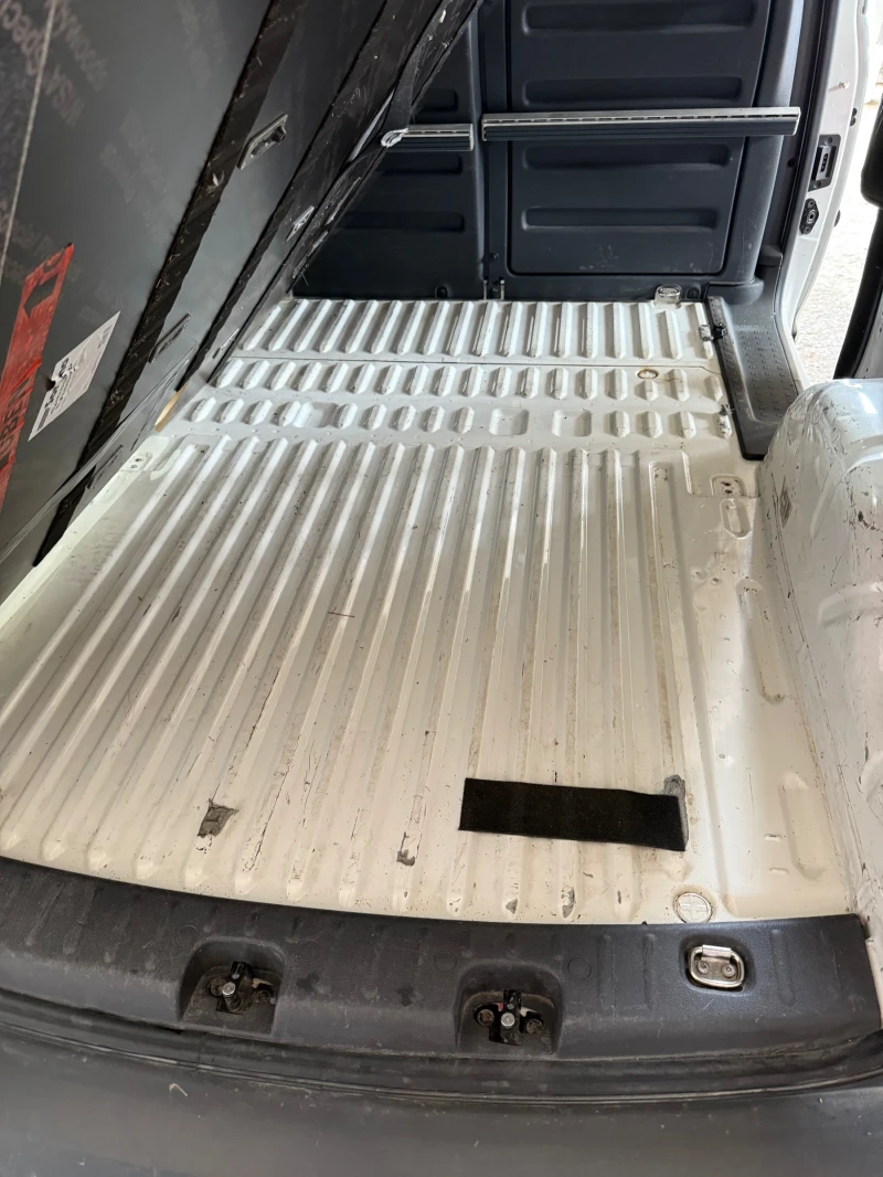 VW Caddy 1, 6 TDI , снимка 10 - Автомобили и джипове - 49989290